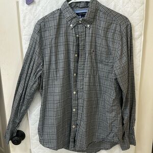 Men’s Tommy Hilfiger size M gray/black plaid, long sleeve button-down shirt